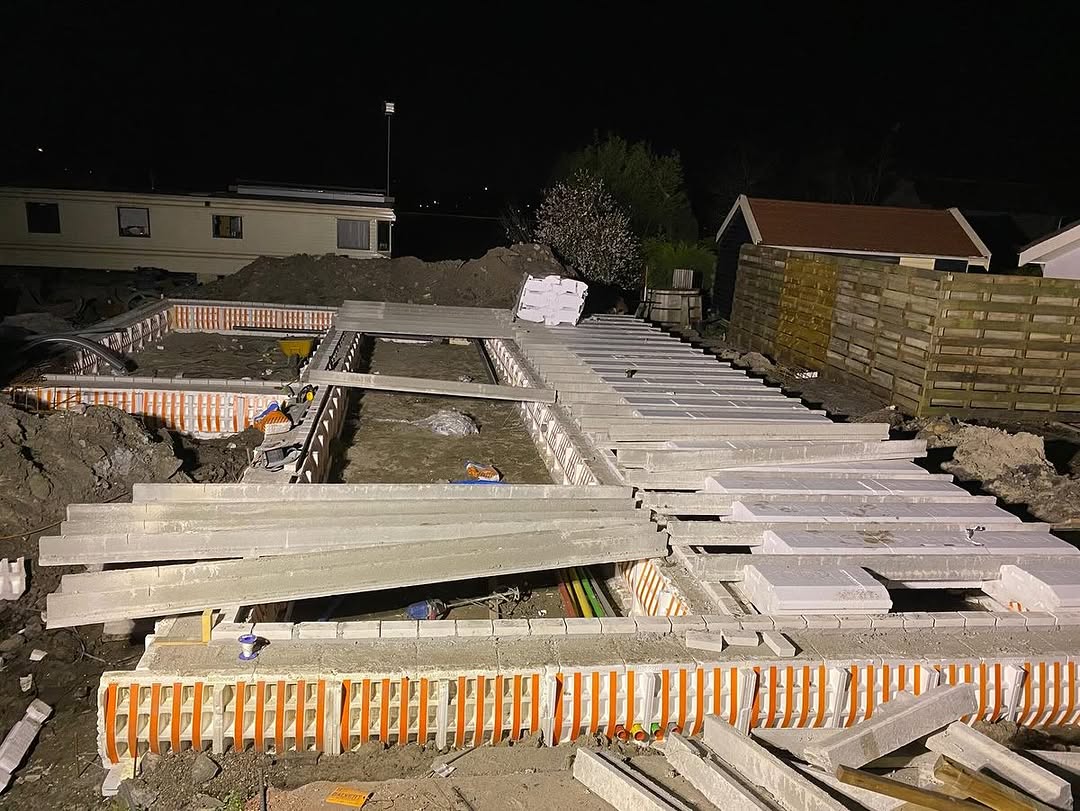 Kanaalplaatvloer en constructieve voorbereiding voor nieuwbouw in Amstelhoek